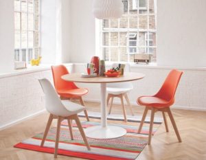 Are Round Dining Tables Better for Small Spaces