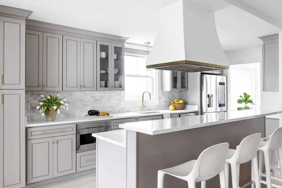 make kitchen look bigger        <h3 class=