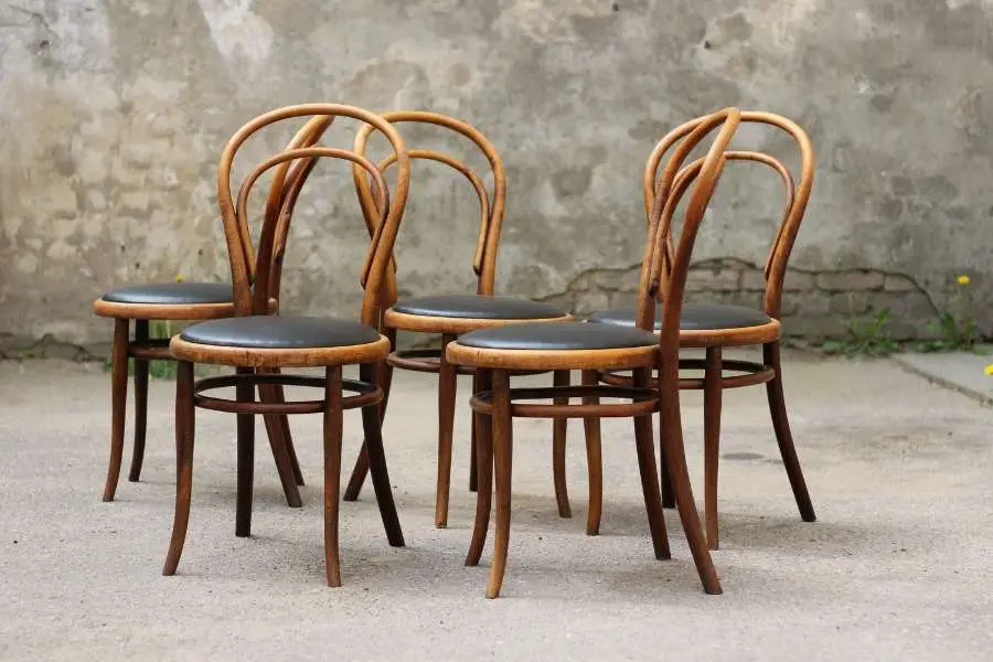 What Do Bentwood Chairs Look Like?