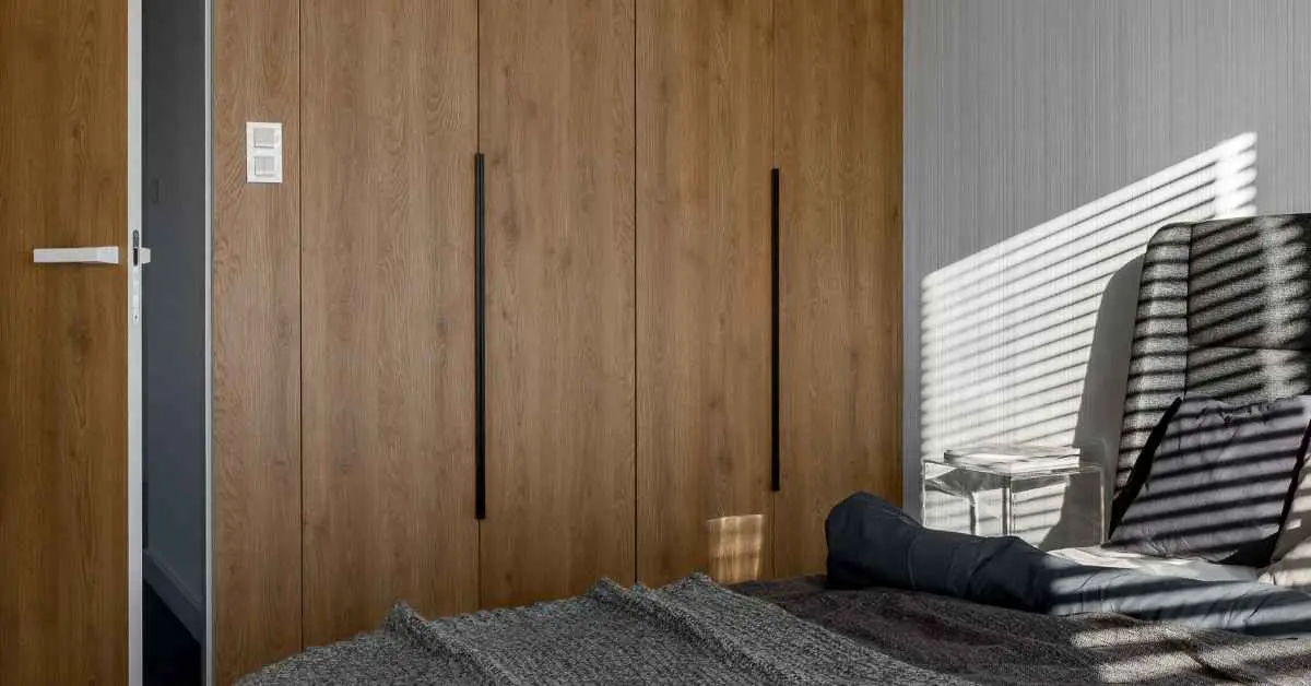 7 Common Problems With Wooden Closet Doors (Easy Solutions)