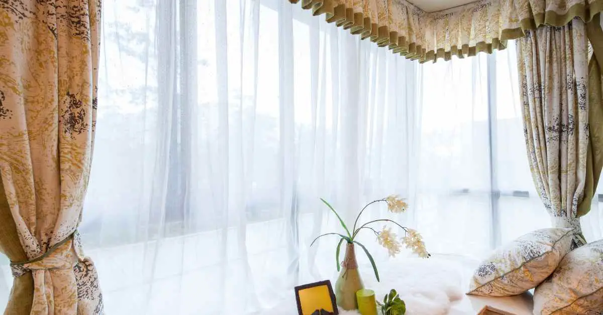 Should Curtains Have Tie Backs? 8 Things to Know